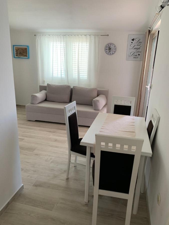 Apartman Demi Miskovici Exterior photo